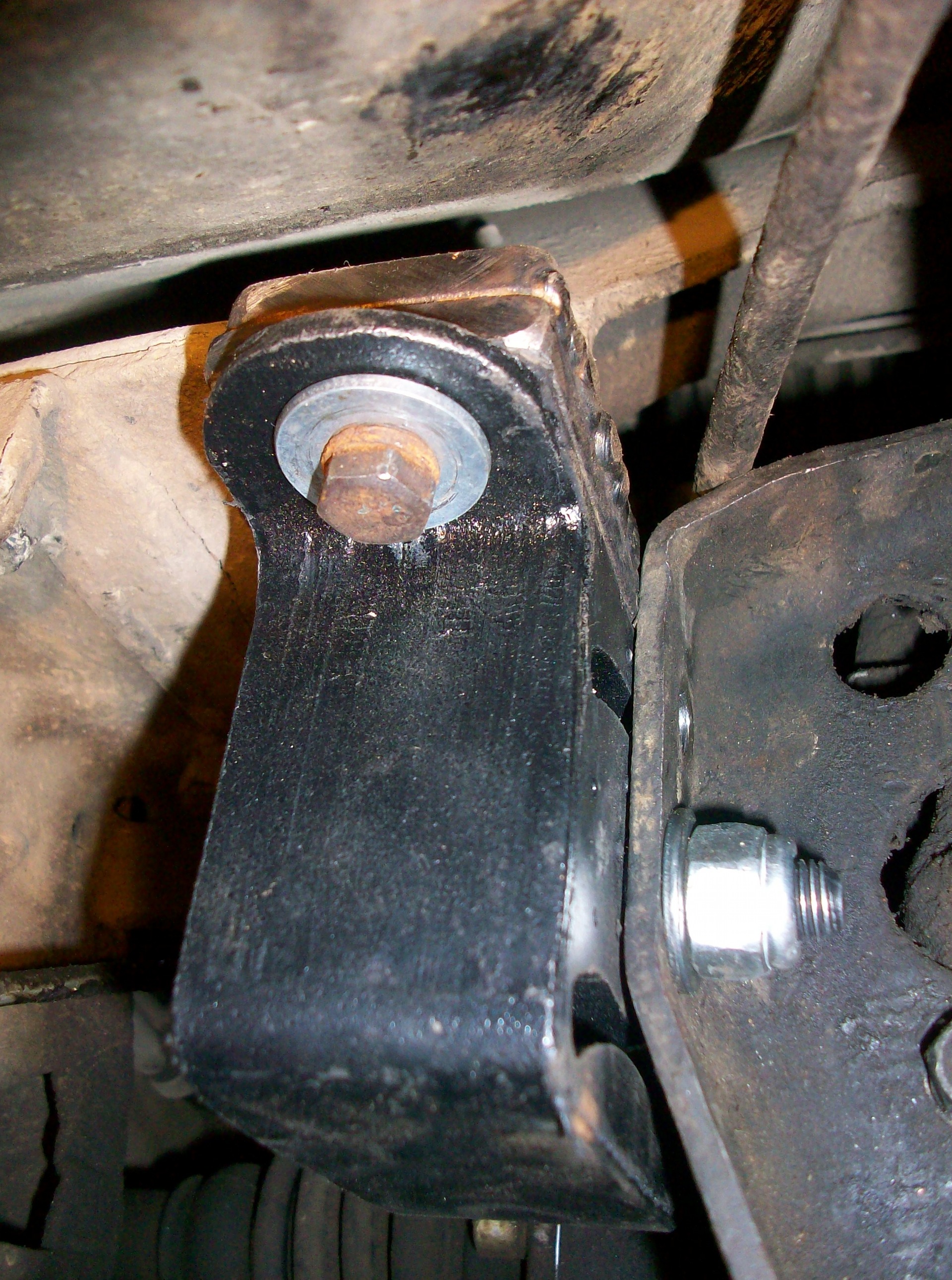 Опоры коробки Ш-нива — Москвич Святогор, 2 л, 1999 года | тюнинг | DRIVE2