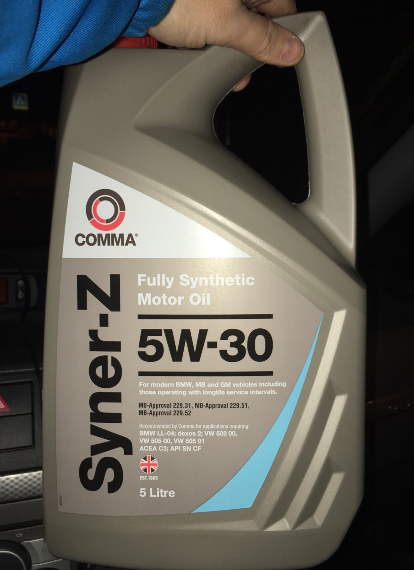 Масло 5w30 6л. Comma Oil Syner-z 5w-30. Масло моторное 5w30 синтетика comma. Масло comma 5w30 dexos2. Масло comma 5w30 Syner-z.