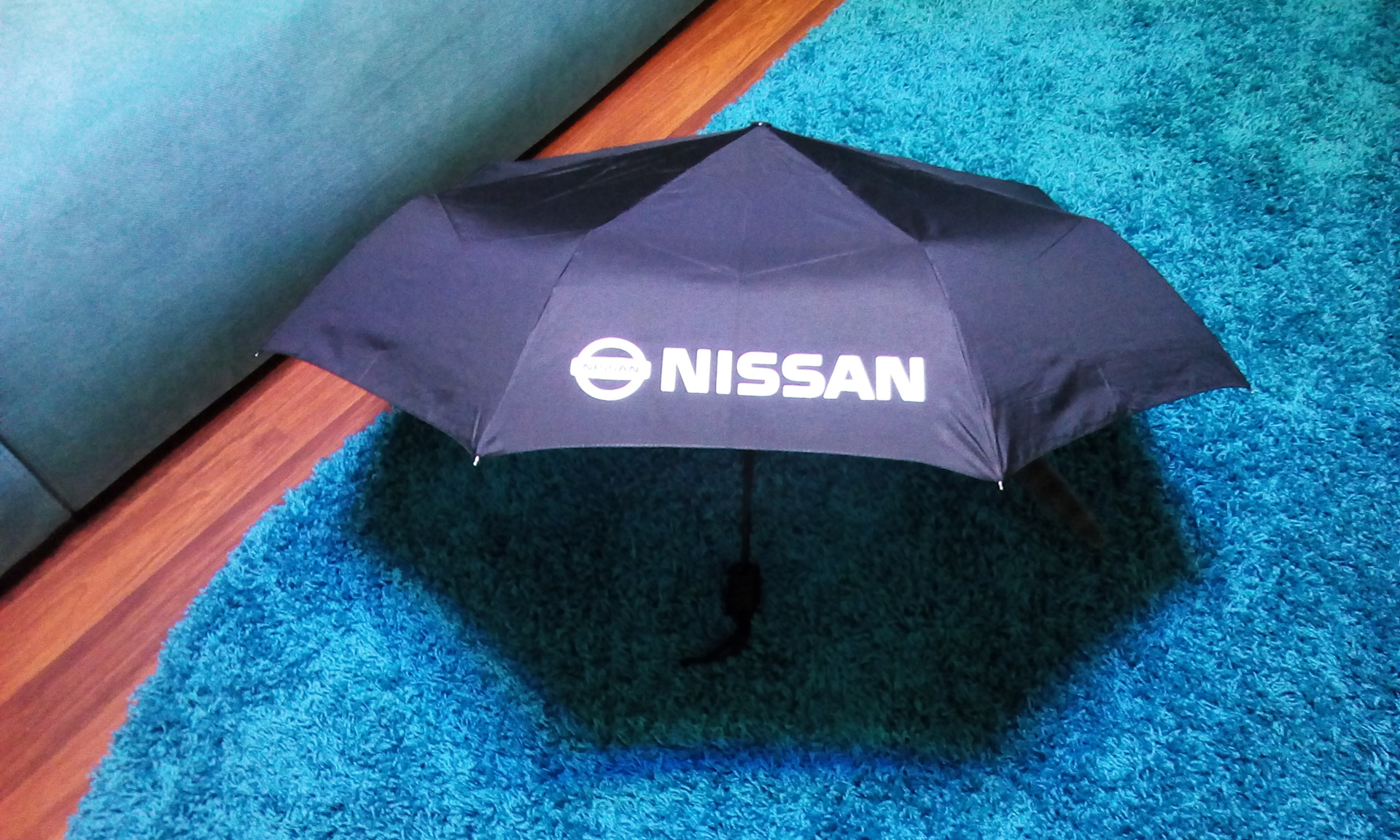 автомобильный зонт на липучке zest. зонт ниссан. зонт тойота оригинал. оригинальный зонтик форд. зонт renault sport.