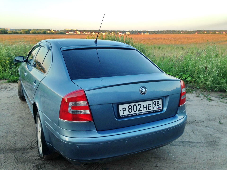 Skoda octavia задний. Skoda Octavia a5 2004-2013. Skoda Octavia a5 2004. Шкода Октавия 2008 сзади. Стекло Skoda Octavia a5.