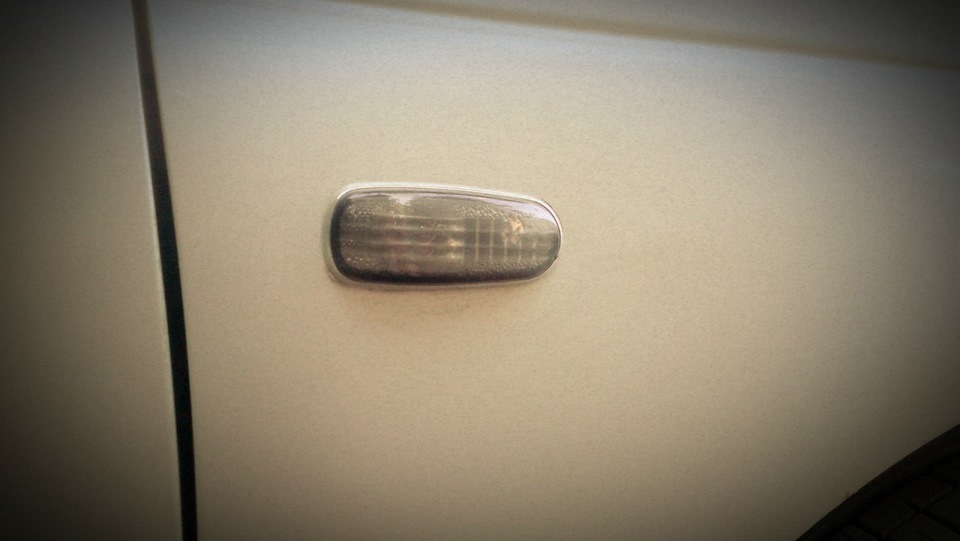 Шаг третий. (Повторители, шины и диски) — Lada Приора седан, 1,6 л ...