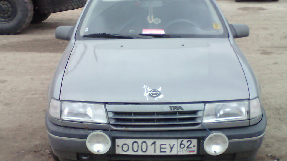 обломило болт на шкиве коленвала — Opel Vectra A, 1,6 л., 1991 года ...