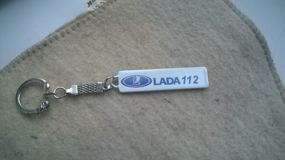 Прикольный брелок на ключи — Lada 21124, 1,6 л, 2004 года | стайлинг ...