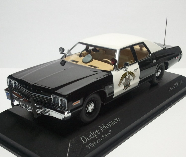 Масштабный автомобиль. Додж Монако 1:43 Миничампс. Додж 1 43. MINICHAMPS 1/43 dodge Monaco 1974.