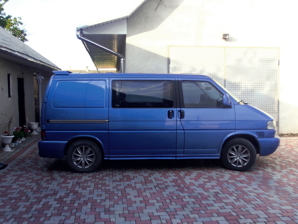 Продажа фольксваген т4. Фольксваген транспортёр т4 синий. VW t4 1991. Фольксваген т4 1991. Фольксваген Транспортер т4 голубой].