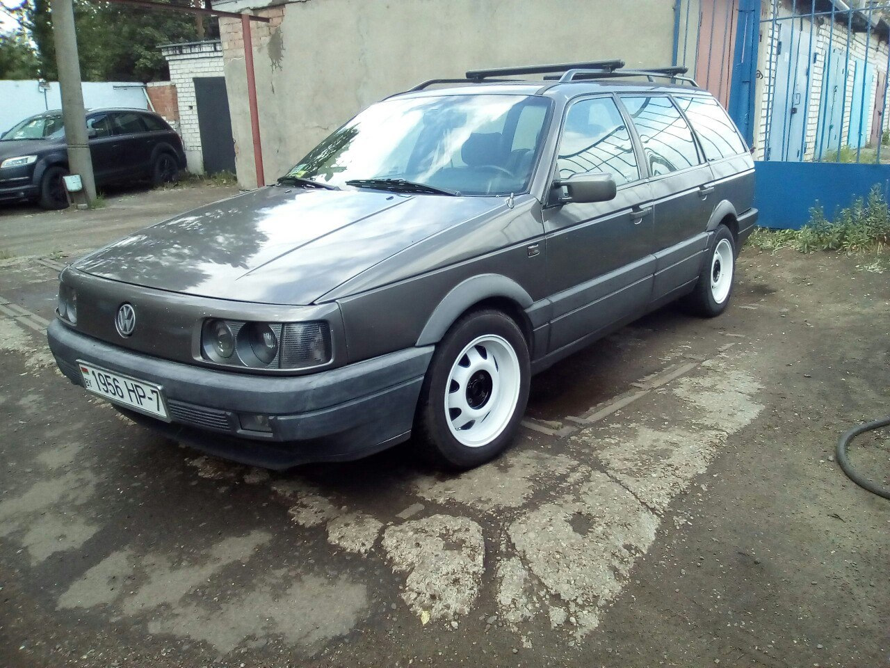 Переделка пассата. Фольксваген Пассат б3 универсал. Пассат б3 r15. Volkswagen Passat b3 седан. Passat b3 r15.