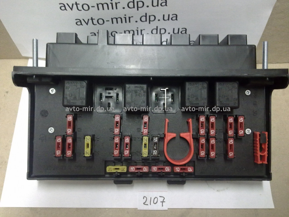Распиновка предохранителей 2107. Блок реле 2107. Блок предохранителей 2107 2002г. Блок реле и предохранителей ВАЗ 2107 инжектор. Блок предохранителей ВАЗ 2107 инжектор.