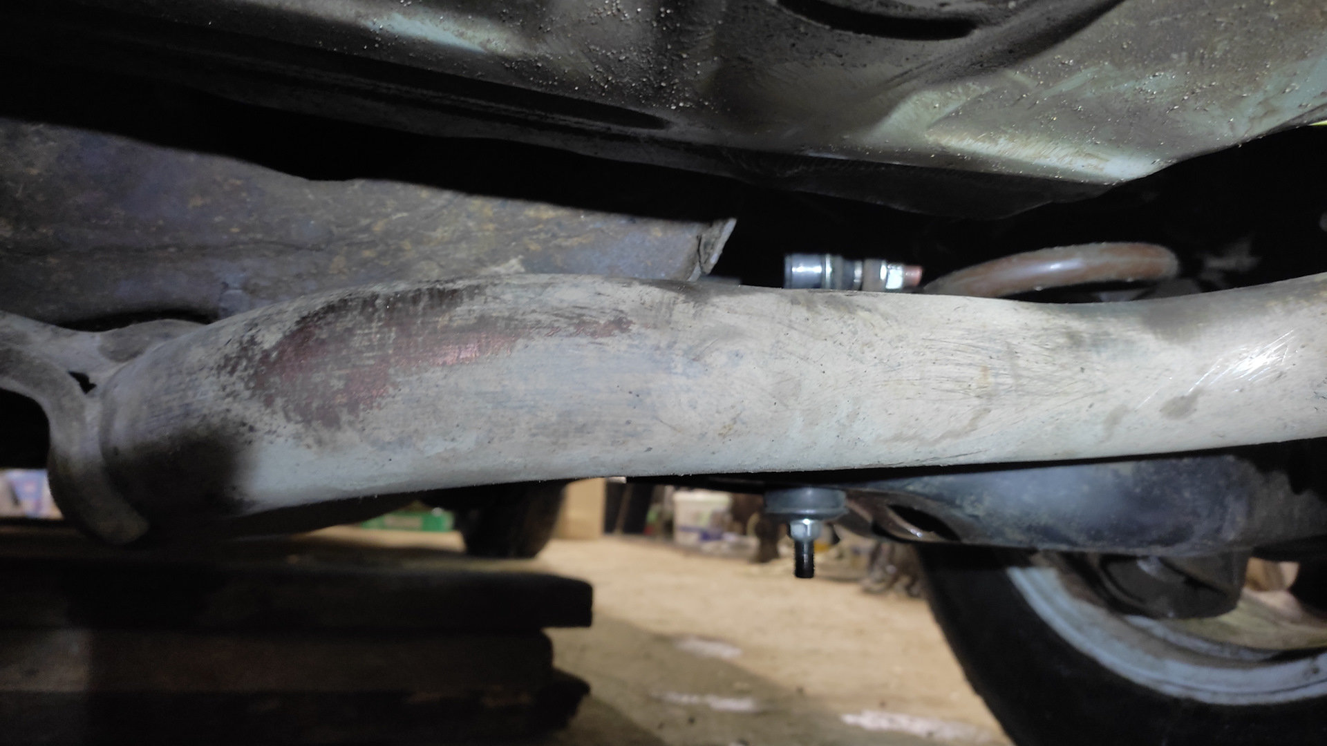 Лопнула стойка стабилизатора. — Toyota RAV4 (III), 2 л, 2010 года ...