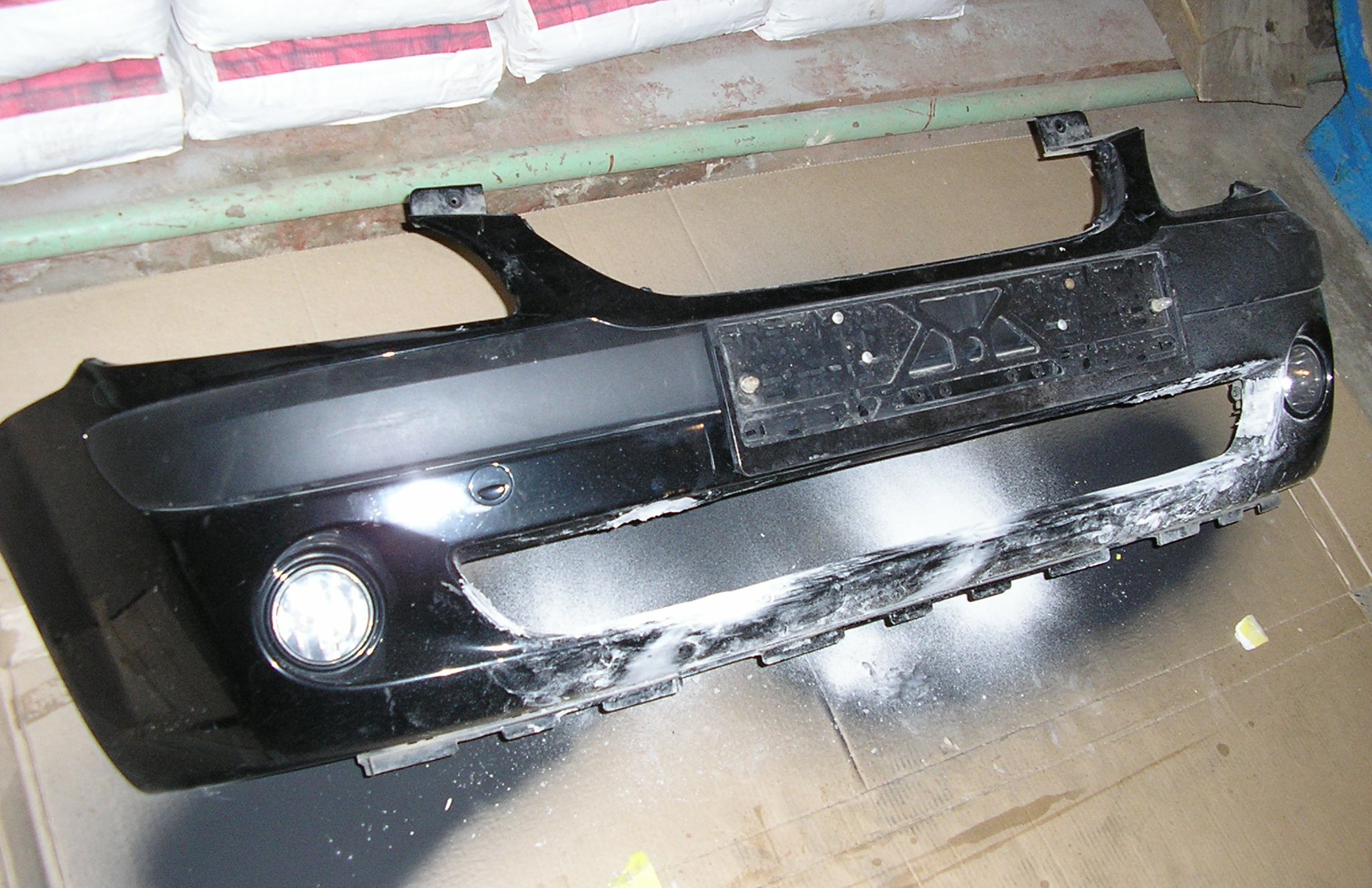 Один бампер из двух. Бампер приора 2 белый. Бампер задний 21103 оригинал. Бампер ауди 80 б4 s2. Пайка переднего бампера.