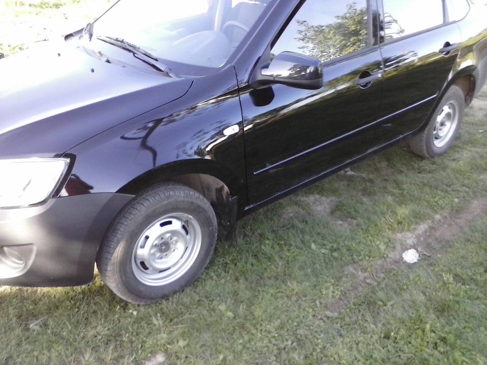 №9 Установил передние брызговики — Lada Гранта (1G), 1,6 л, 2013 года ...