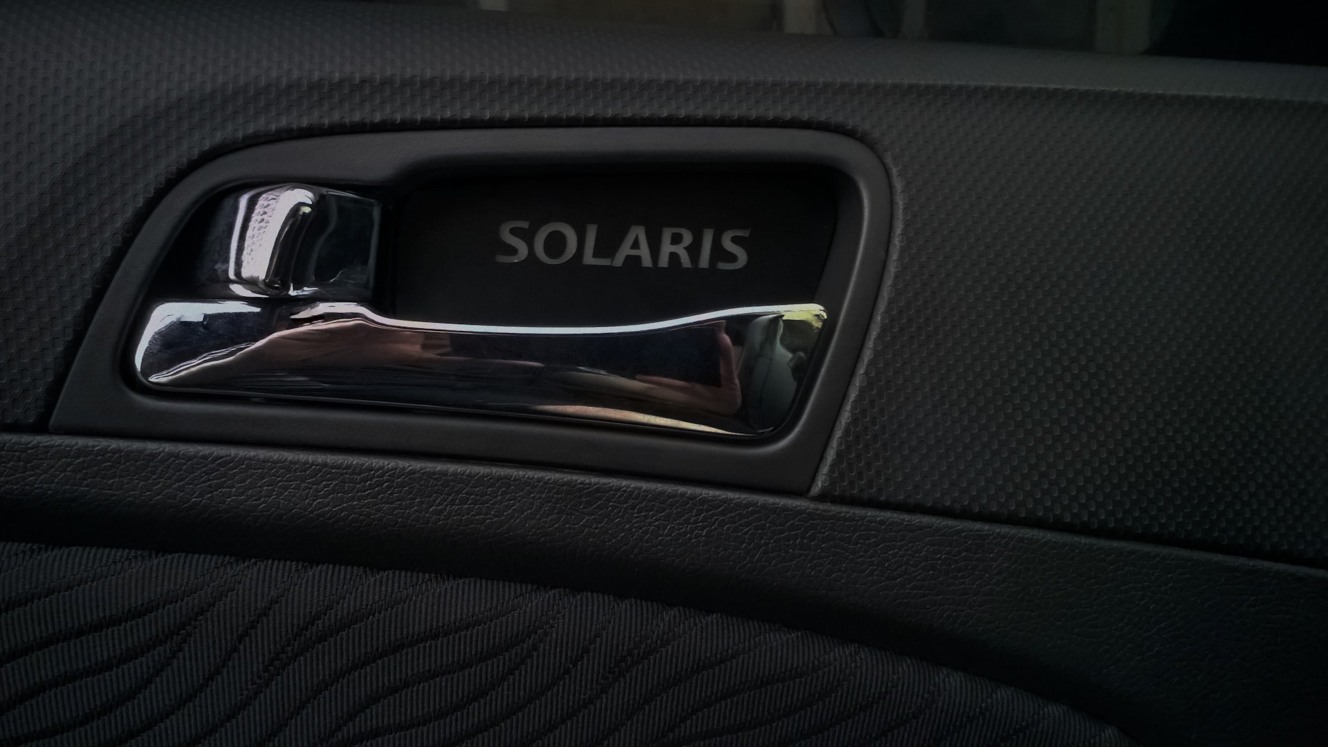 Дверная ручка хендай солярис. Подсветка ручек дверей Hyundai Solaris 1. Подсветка ручек Hyundai Solaris. Подсветка дверных ручек Хендай Солярис. Подсветка ручек Хендай Солярис 2012.