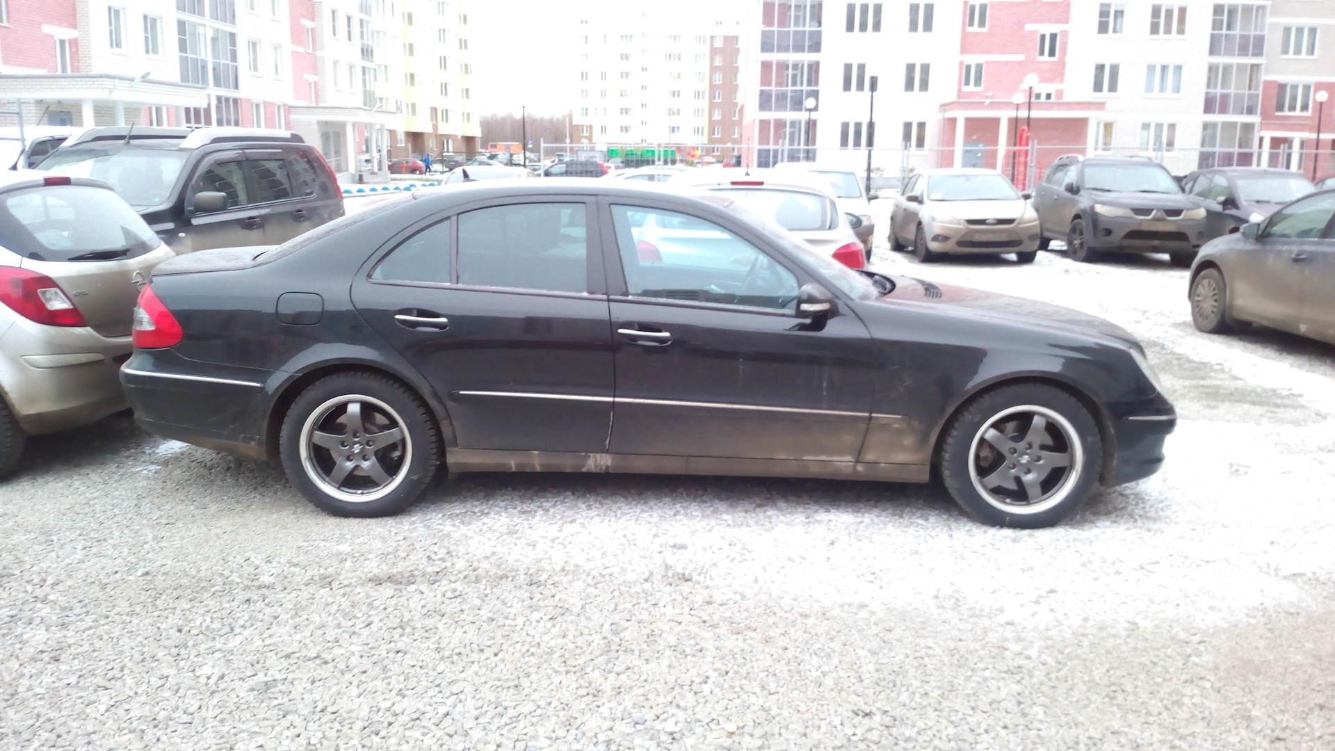 Зимняя резина и диски - Mercedes-Benz E-class (W211), 3,5 л, 2006 года колёсные 