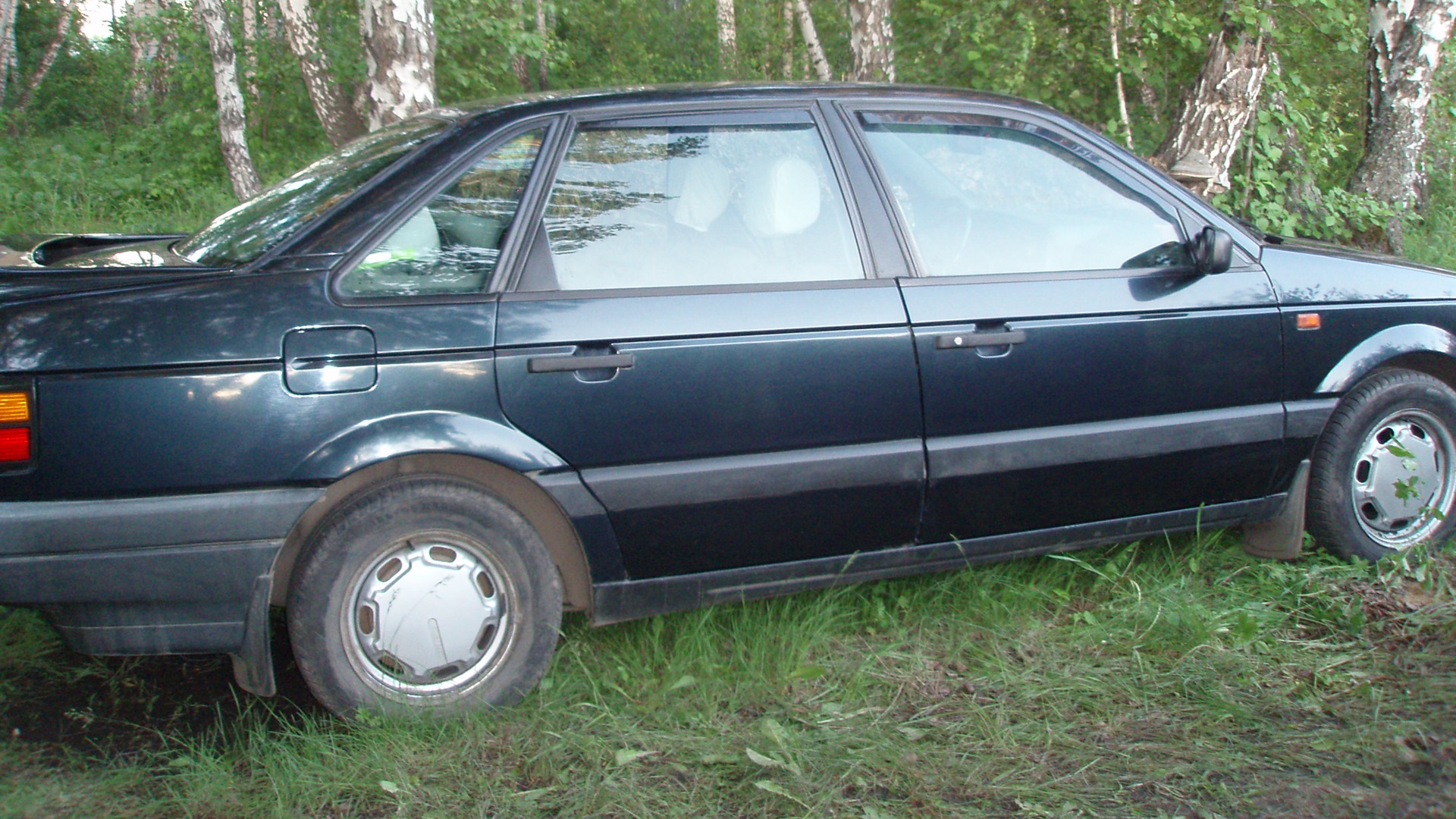 Volkswagen Passat B3 1.8 бензиновый 1991 | темно синий металлик ABS на ...