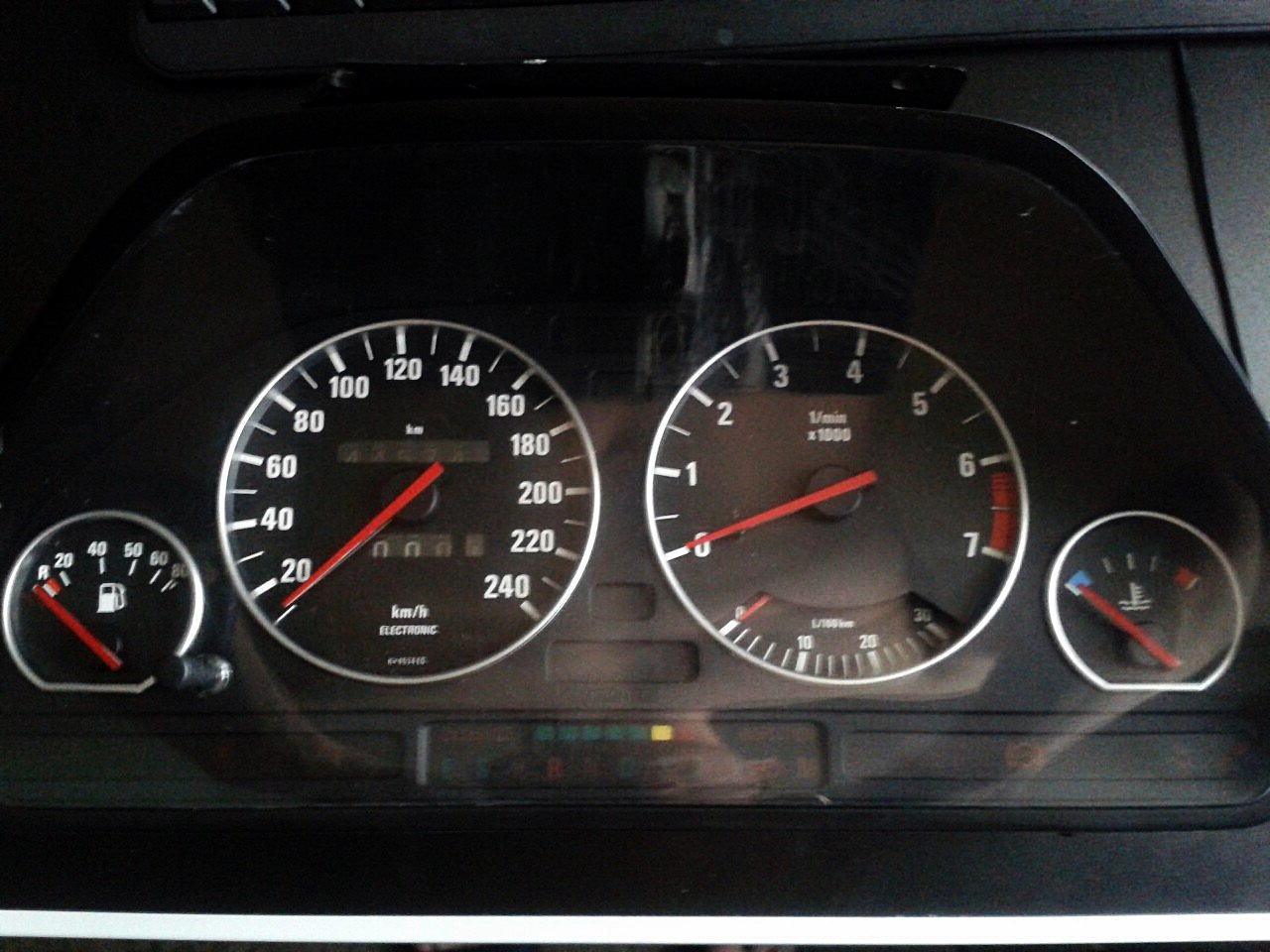 Passat b3 суточный одометр. Не работает спидометр на бмв е39 причины. Не работает п бмв е39бмв. Не работает спидометр е39. Motornotprogramm причины.