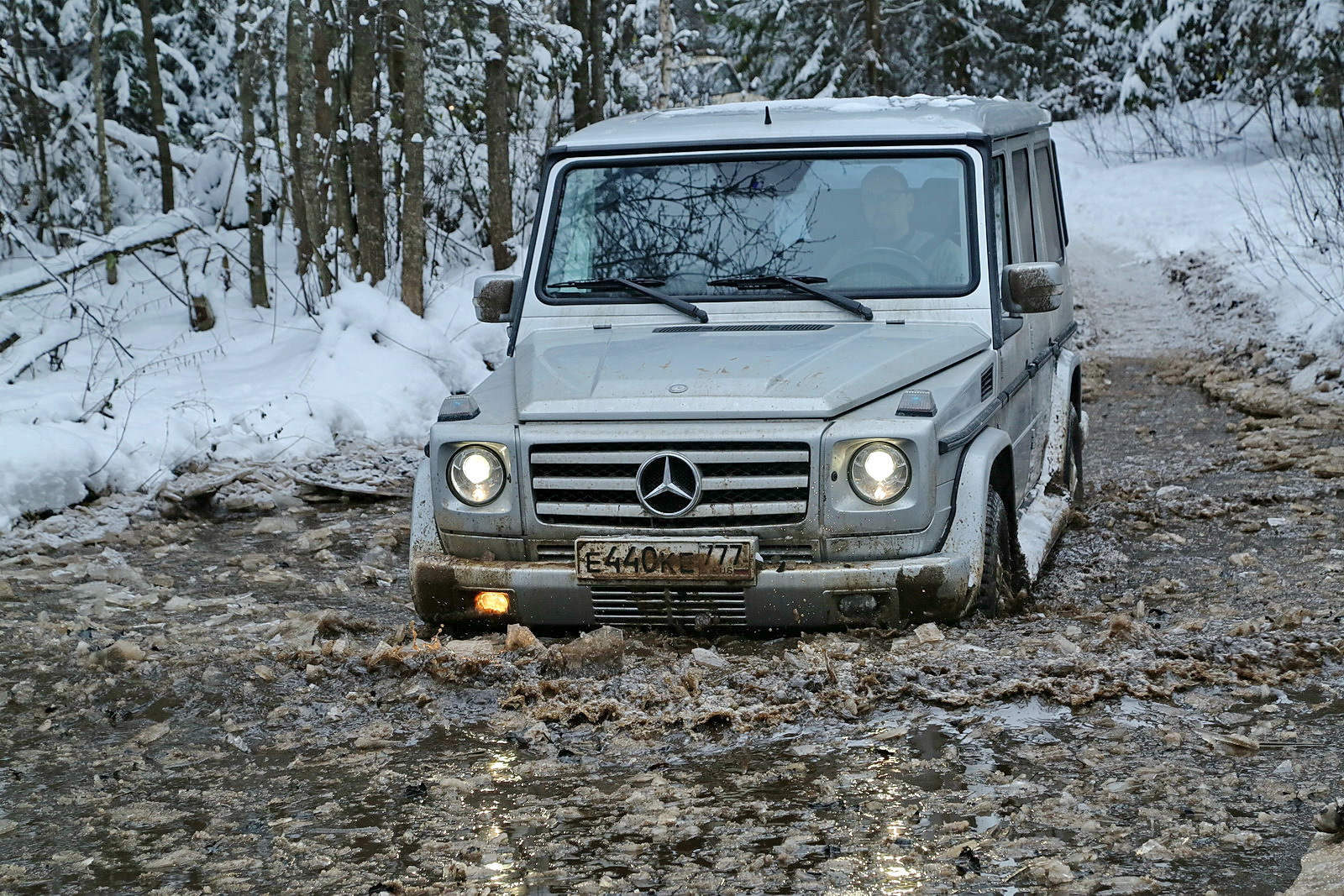 Mercedes-Benz g-class зимой