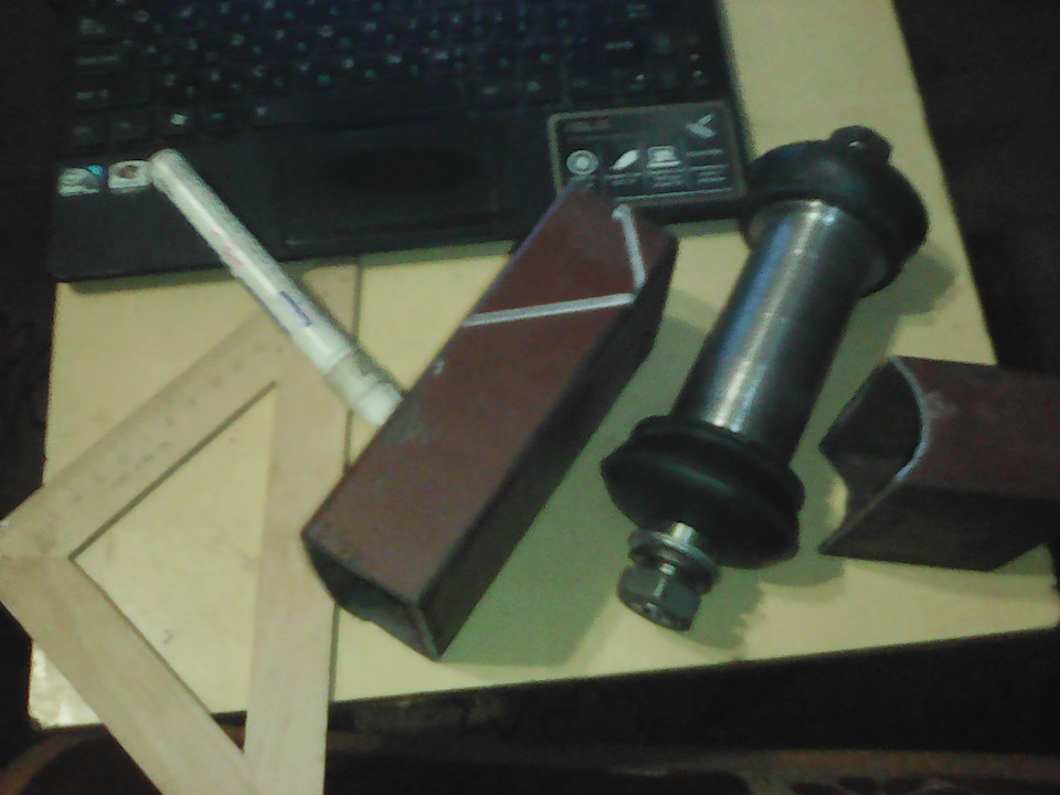 "Калитка" для "запаски", ч.1: "мудрим" с крепежом… — Toyota Lite Ace, 2 ...