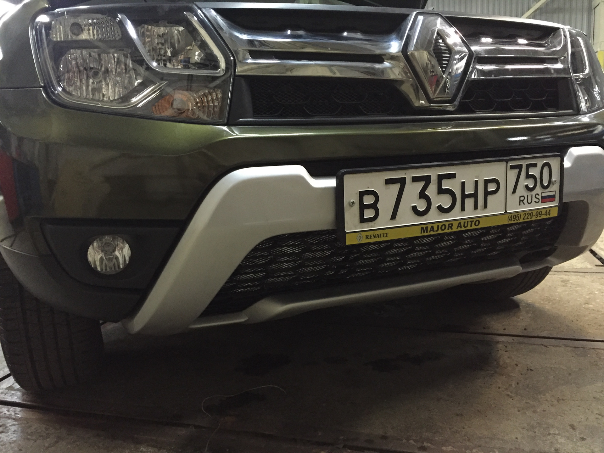 Как снять бампер рено дастер 2019 Установка сетки в бампер - Renault Duster (1G), 2 л, 2016 года своими руками DRI