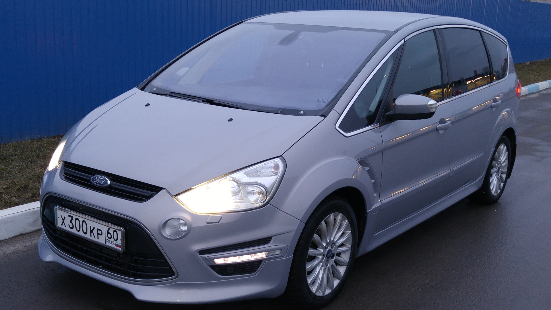 S max 2.0. Ford s Max 2011.