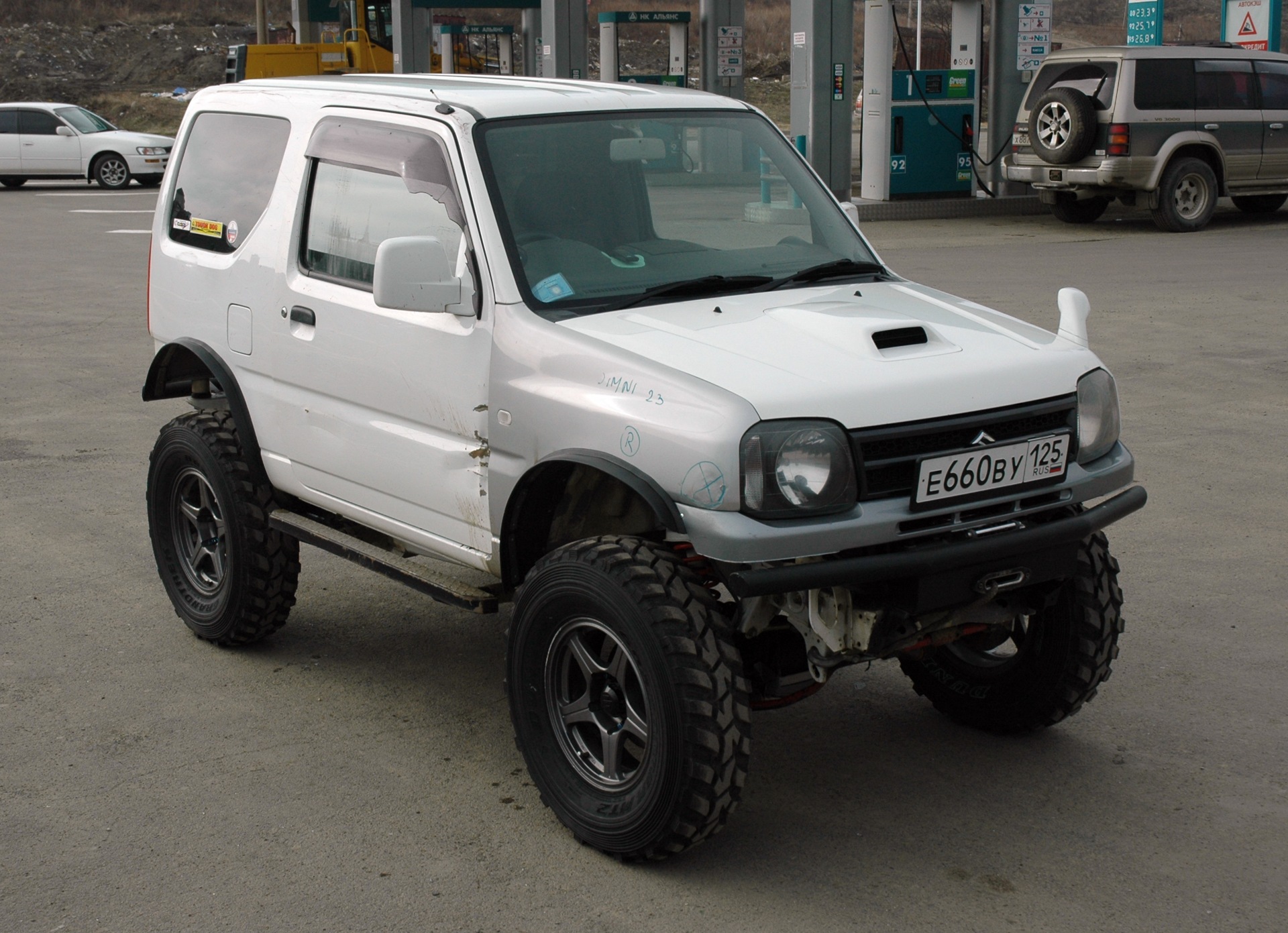 Сузуки джимни купить красноярск. Suzuki Jimny 2. Suzuki Jimny 660. Suzuki Jimny 2009. Suzuki Jimny 245 70.