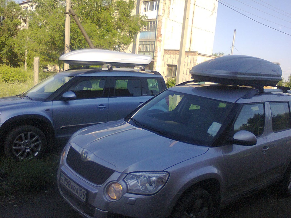 Крыша шкода йети. Багажник на крышу Titan Skoda Yeti. Thule Pacific 200. Бокс на крышу Шкода Йети. Бокс на крышу Шкода.