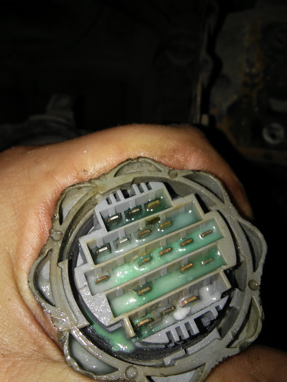 Чистка контактов косы в моторном отсеке — Peugeot 406, 1,8 л., 1996 ...