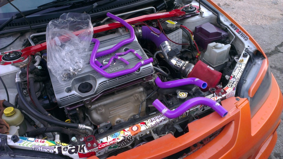 Boxer 3 шланги под капотом. Шланги под капот. Дистрибьютор под капот. Zd30 патрол вакуумные шланги. Топливной шланг на пежо 308.