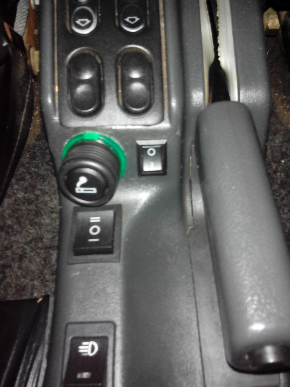 Карман вместо пепельницы — Lada 21104, 1,6 л, 2006 года | стайлинг | DRIVE2