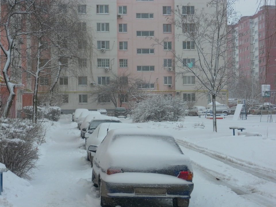 Зима, зима в Таганрог пришла Она ! — Lada Приора хэтчбек, 1,6 л, 2012 ...