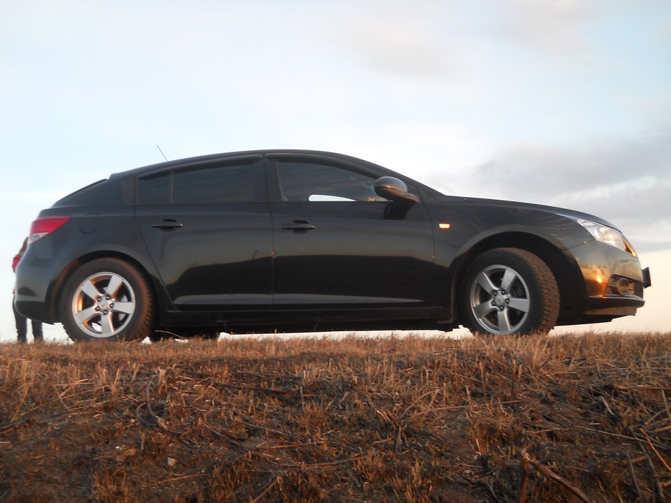 Chevrolet Cruz 2013 хэтчбек черный