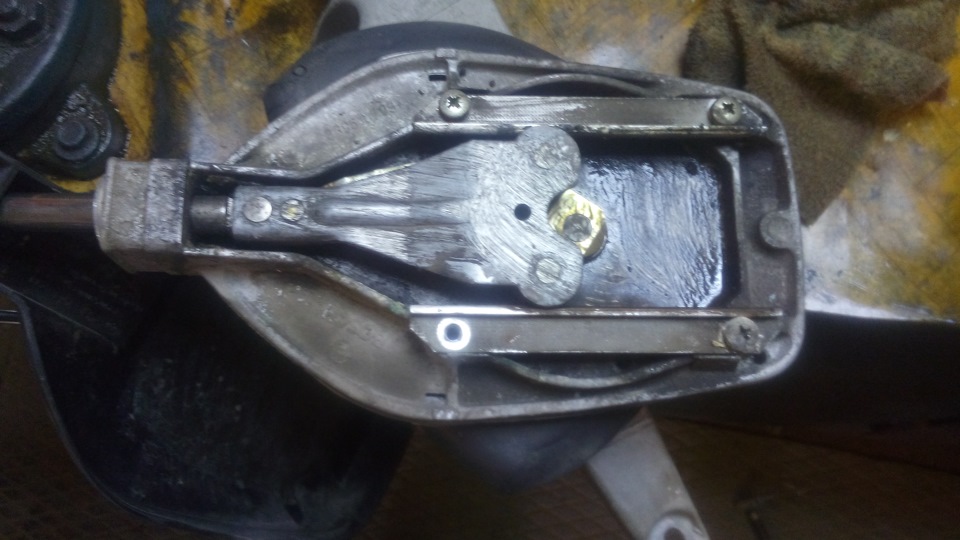 Чистка механизма дворника — Mercedes-Benz E-class (W210), 3,2 л, 1998 ...