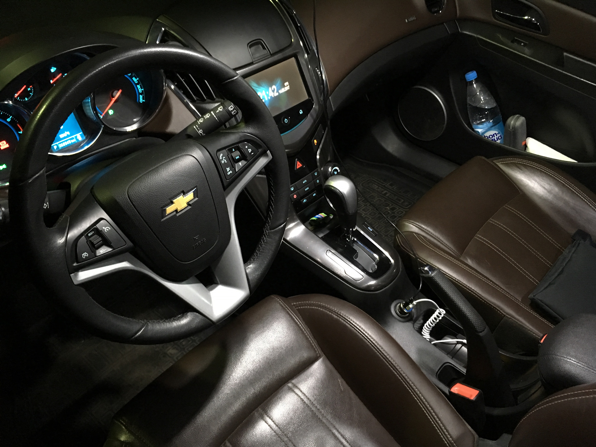 Шевроле внутри салона. Cruze LTZ салон. Chevrolet Cruze 2013 1.8 Tuning Interior. Chevrolet Cruze 2012 салон. Chevrolet Cruze Interior Tuning.