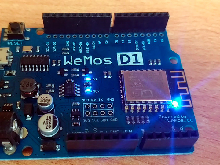 Int val. Arduino Wemos d1 r32. Wemos d1 r32 ADC 5v. Wemos d1 r32 uno распиновка. Микроконтроллер Wemos d1 r1.