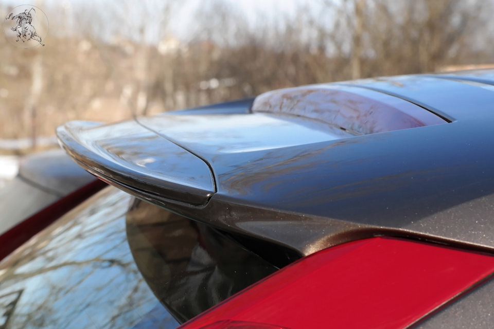 Спойлер с изгибом — Volvo XC60 (1G)