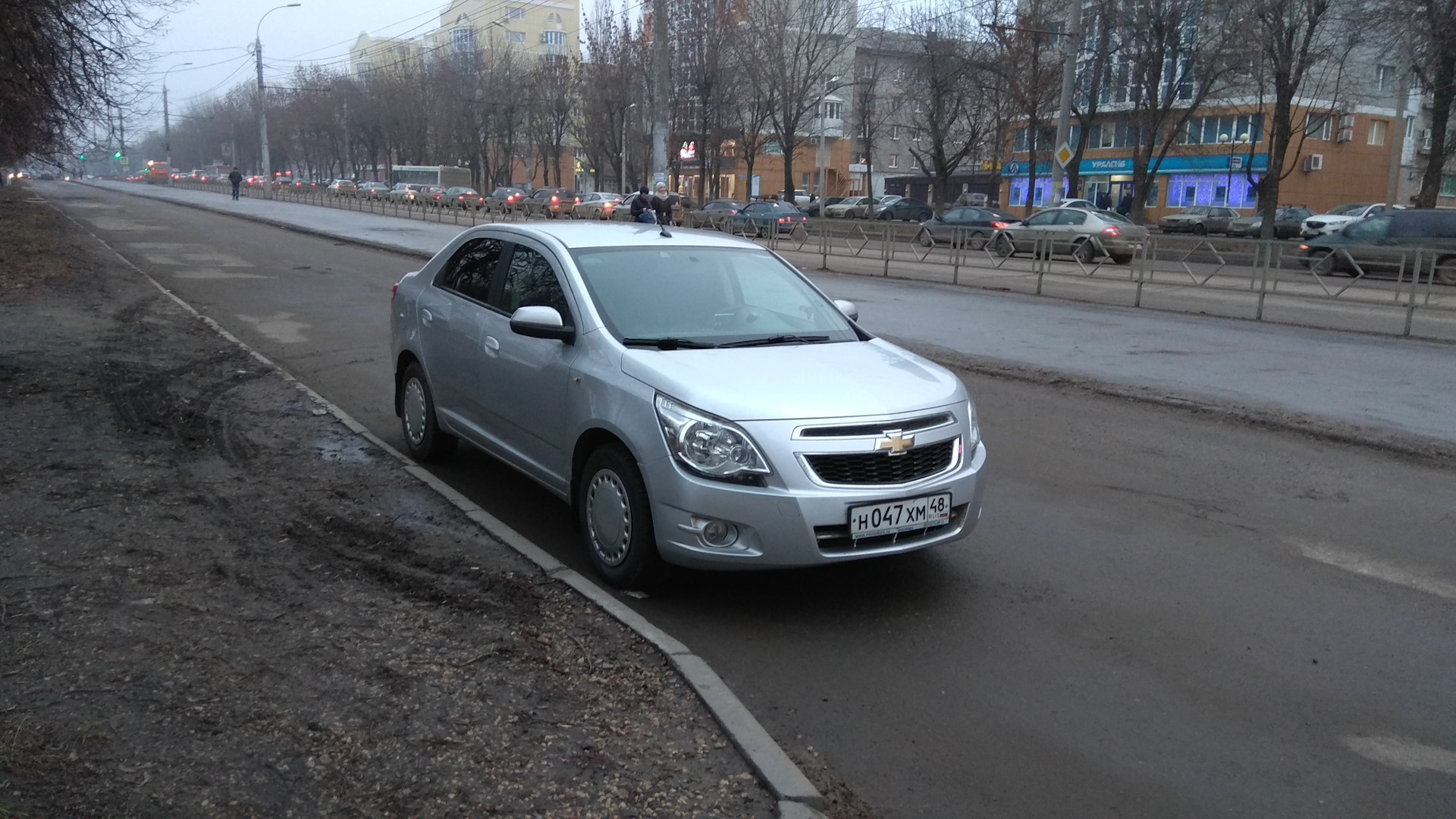 Серебристый сайт. Chevrolet Cobalt серебристый. Шевроле кобальт серебристый бункер. Ладалалгускроскроссбу2о9 серебристый фото. Шевроле кобальт серебристый какой подходит для подкраски.