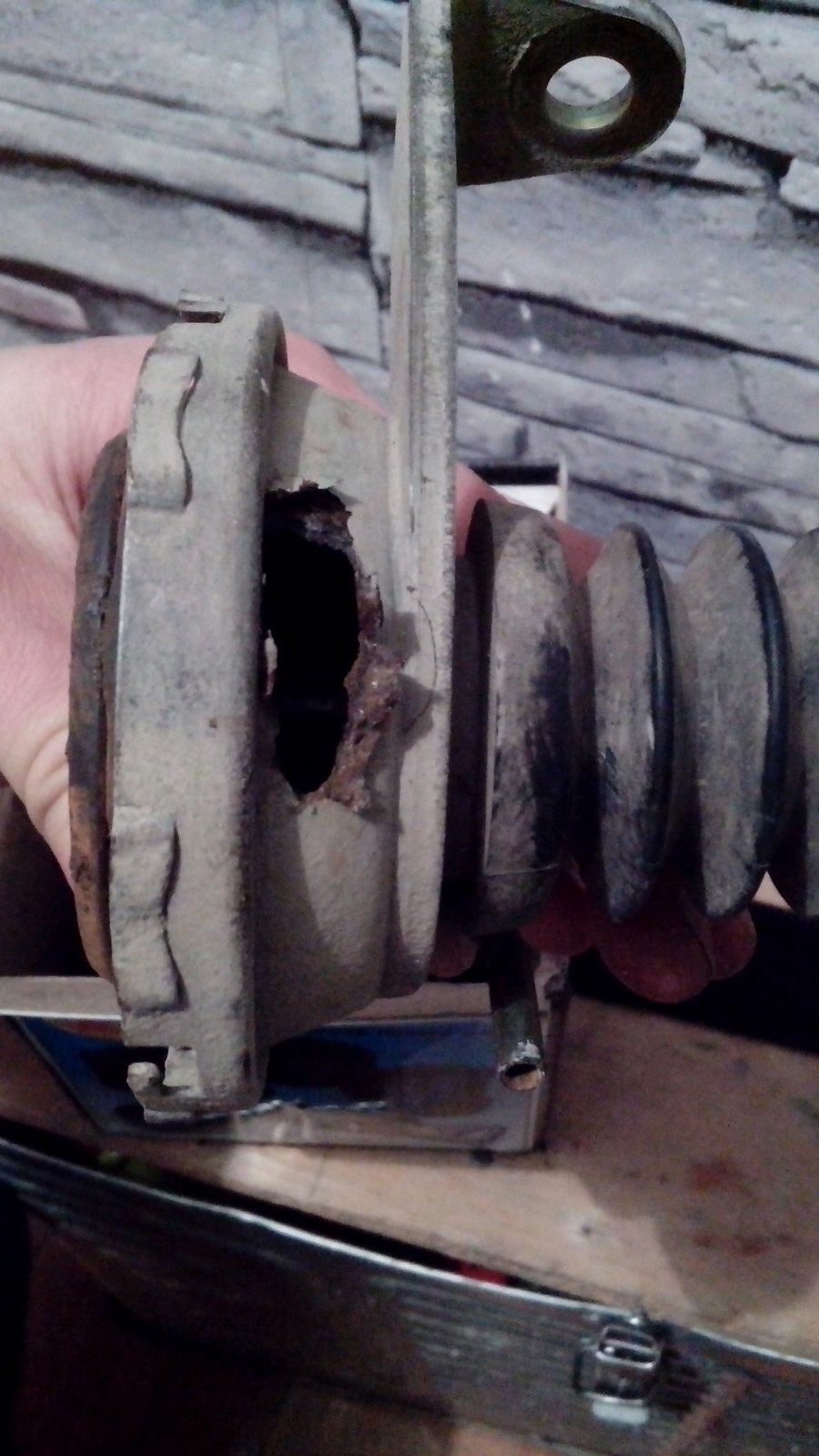 печалька — Mitsubishi Pajero iO