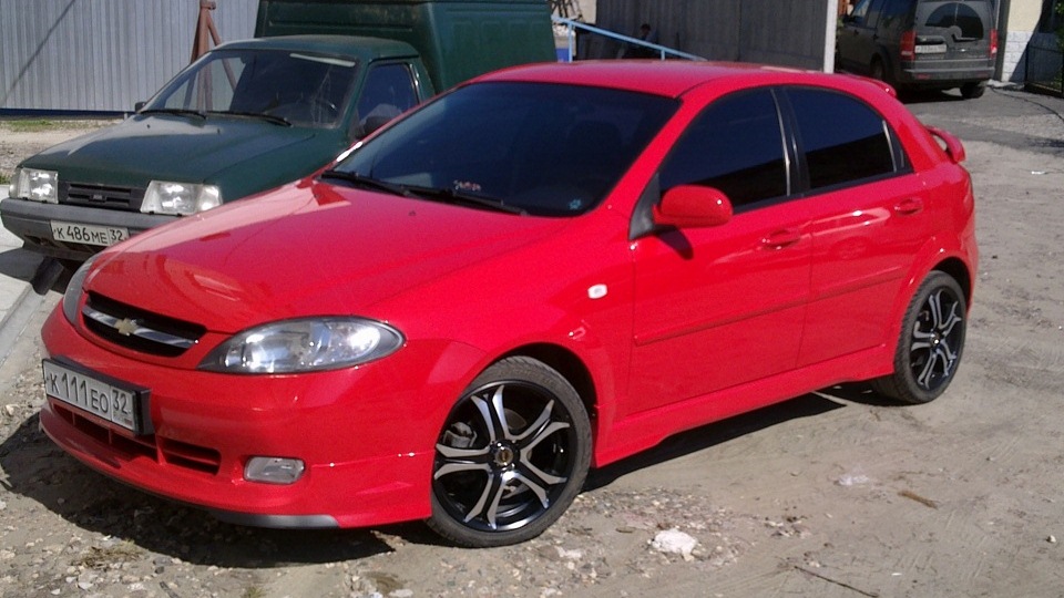 Lacetti Chevrolet черная в обвесах хэтчбек