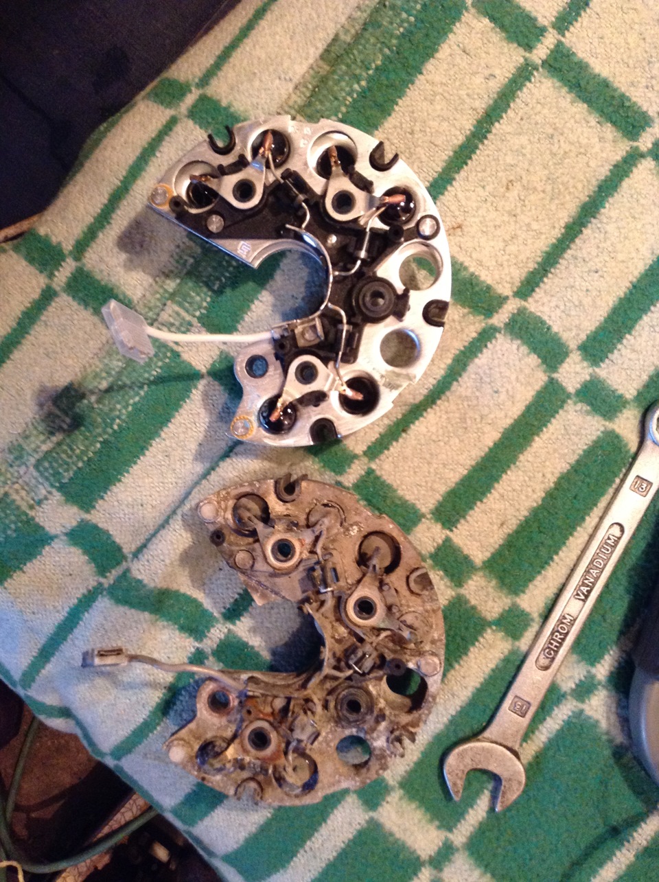 не заряжается аккумулятор — Lada Приора седан, 1,6 л, 2007 года ...