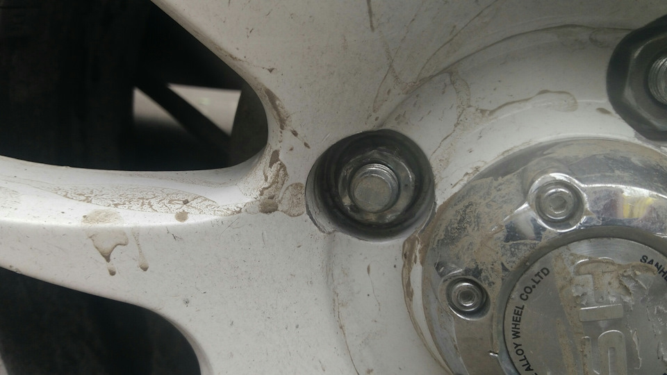 Как я выкручивал зализаную колесную гайку — Toyota Caldina (190), 1,5 л ...