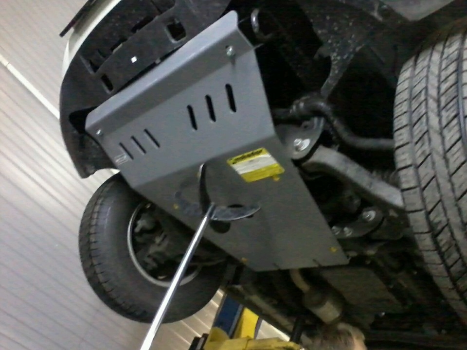 12. Защита ssangyong kyron. 70. Защита картера ssangyong kyron. Защита картера двигателя санг енг кайрон.