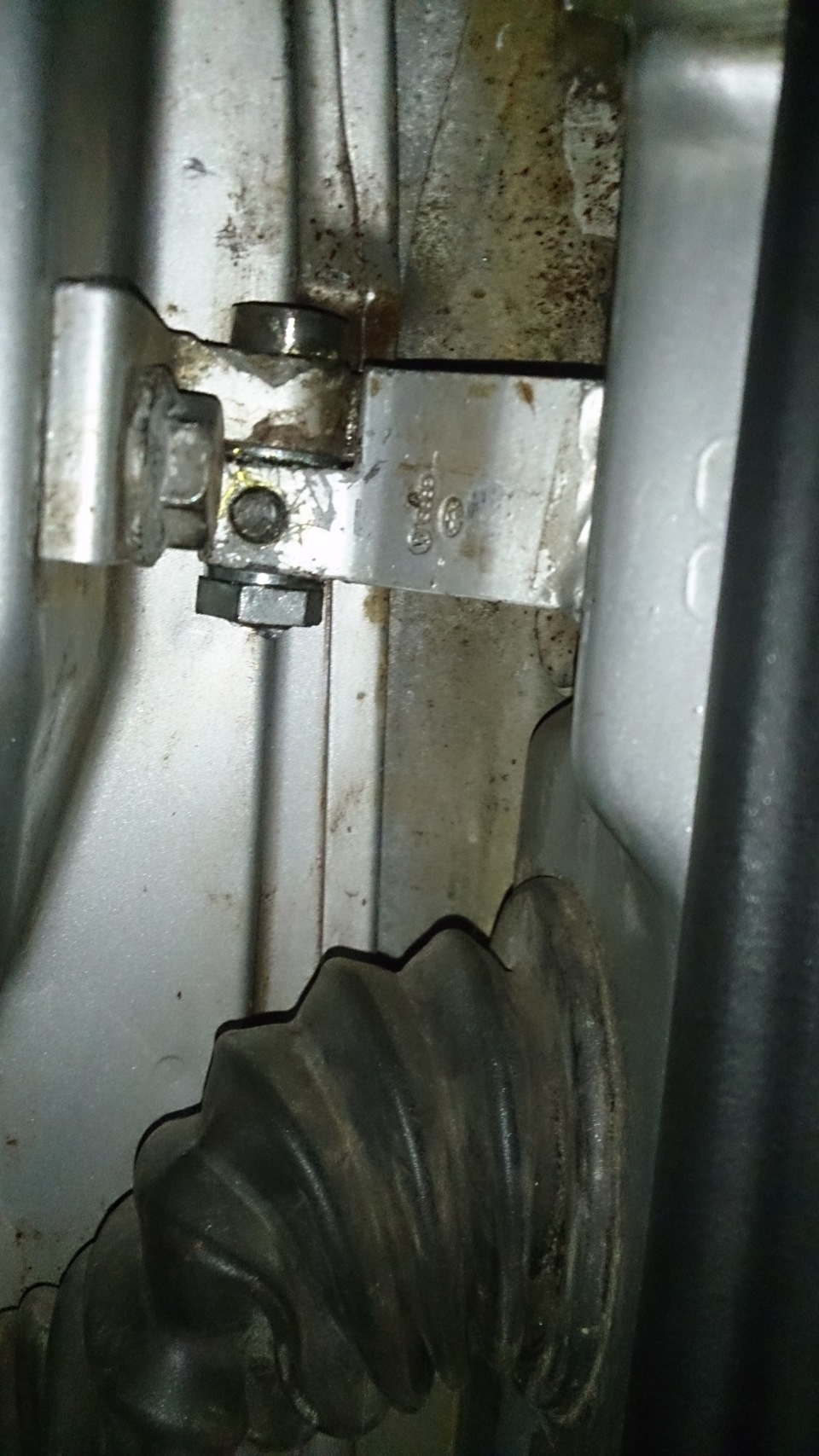 Люфт водительской двери — Volkswagen Passat B3, 1,8 л, 1988 года ...