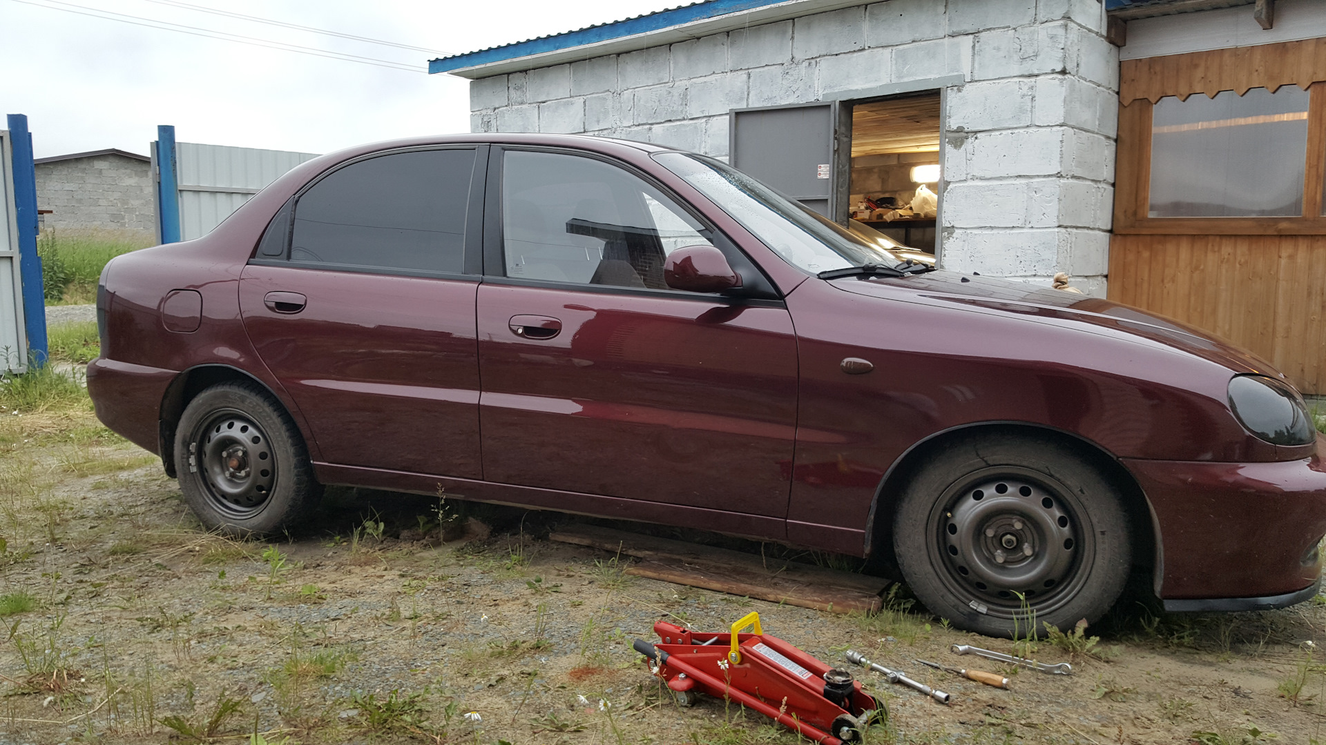 chevrolet lanos 2005 вишневая