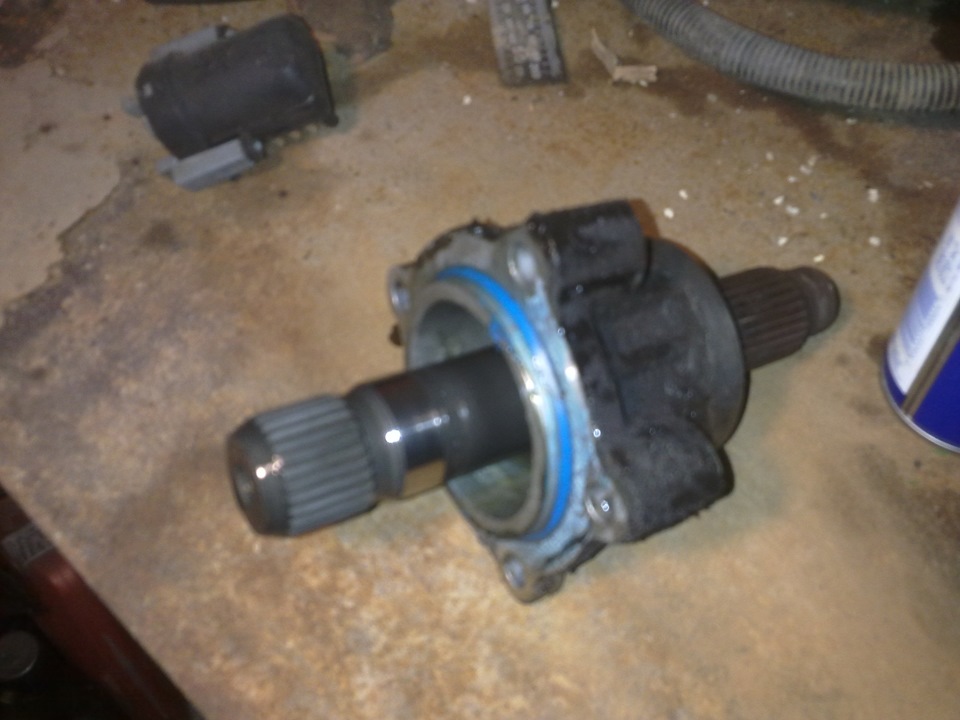 Замена подшипника первичного вала. — Saab 9000, 2,3 л, 1995 года ...