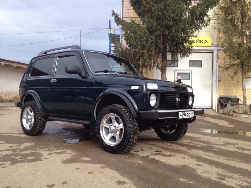 Фото нивы на литых дисках. Диски на ниву 2121. Нива р20. Нива 21214 off Road Wheels. ВАЗ 2121 на литье.