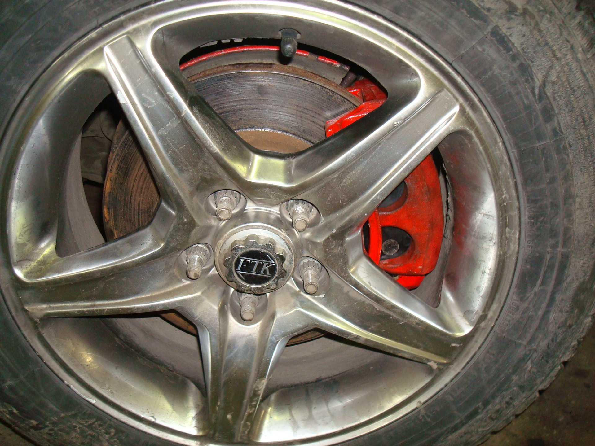 Finally brakes 8 - Toyota Carina E 20L 1995