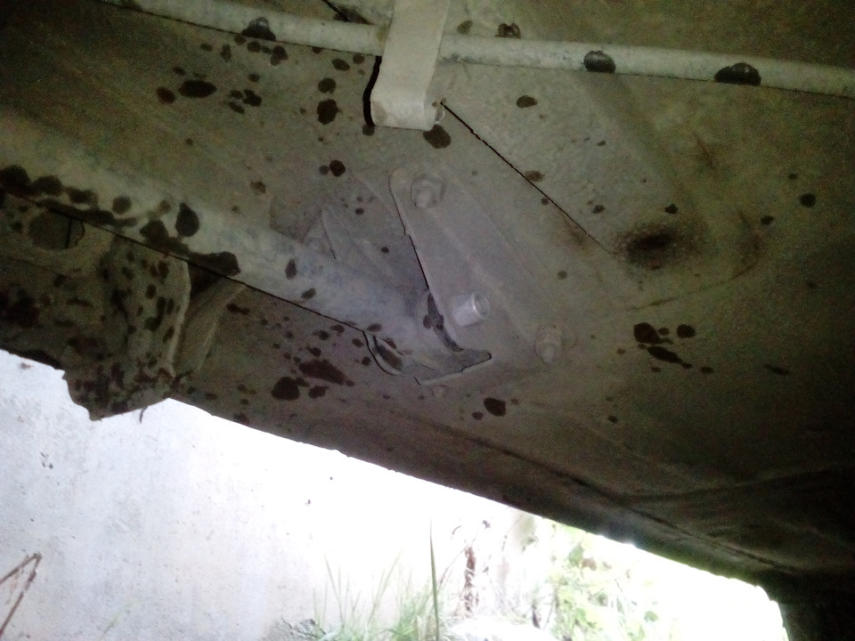 Замена резинок, и втулок реактивных тяг — Lada 21073, 1,5 л, 1999 года ...