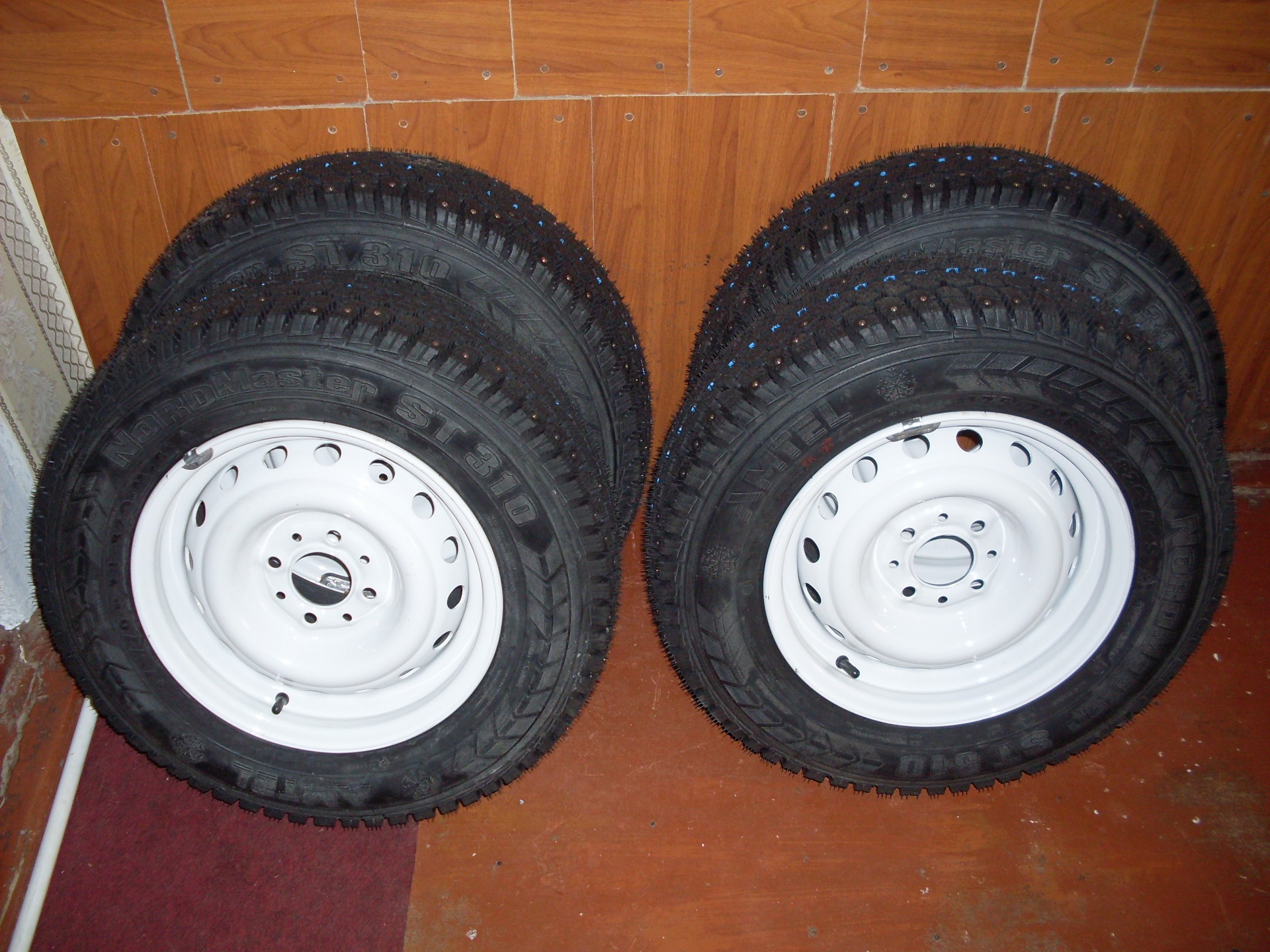 Зимние колеса 14 на ваз кордиант. Резину на ваз зима. Резина зима r14 на ваз. Ваз 21099 резина матадор 165 р13. Резину на ваз зима.