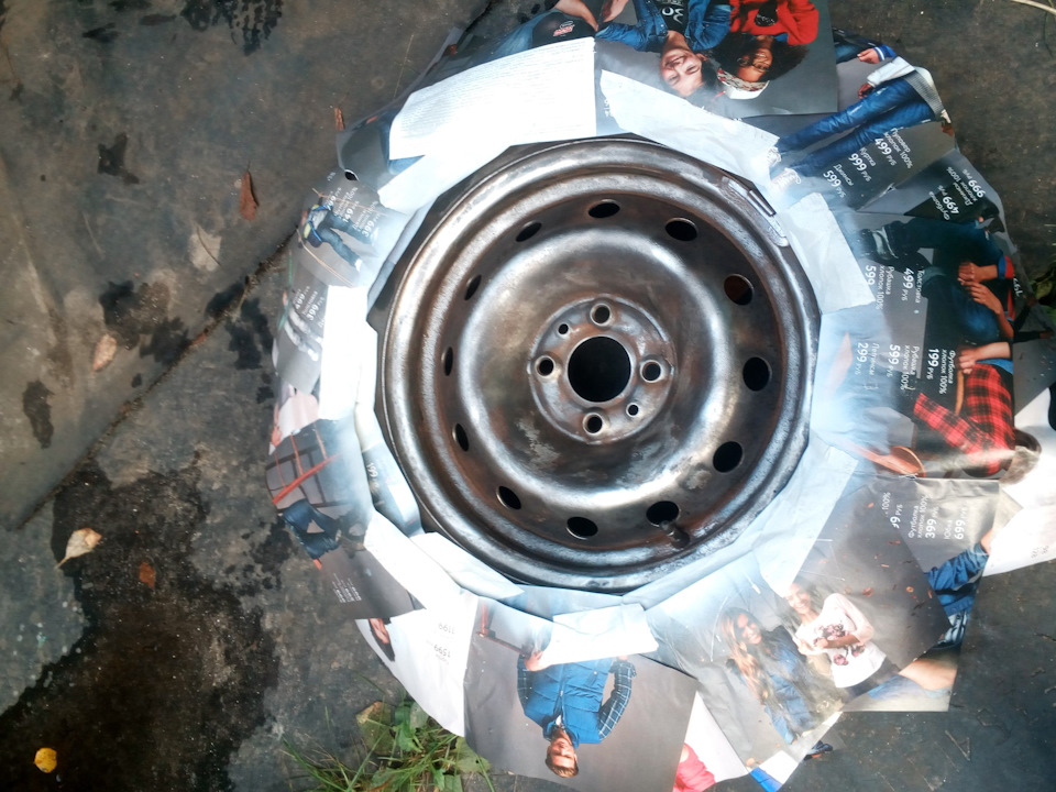 Нечего было делать, решил покрасить зимние штампы — Lada 21099, 1,5 л ...