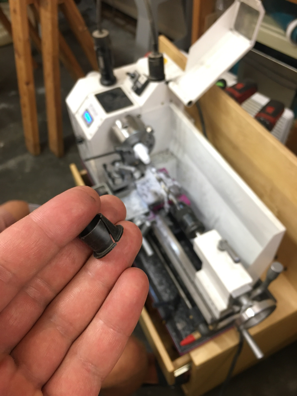 старая в руке, новая на станке — Toyota Crown (S120)