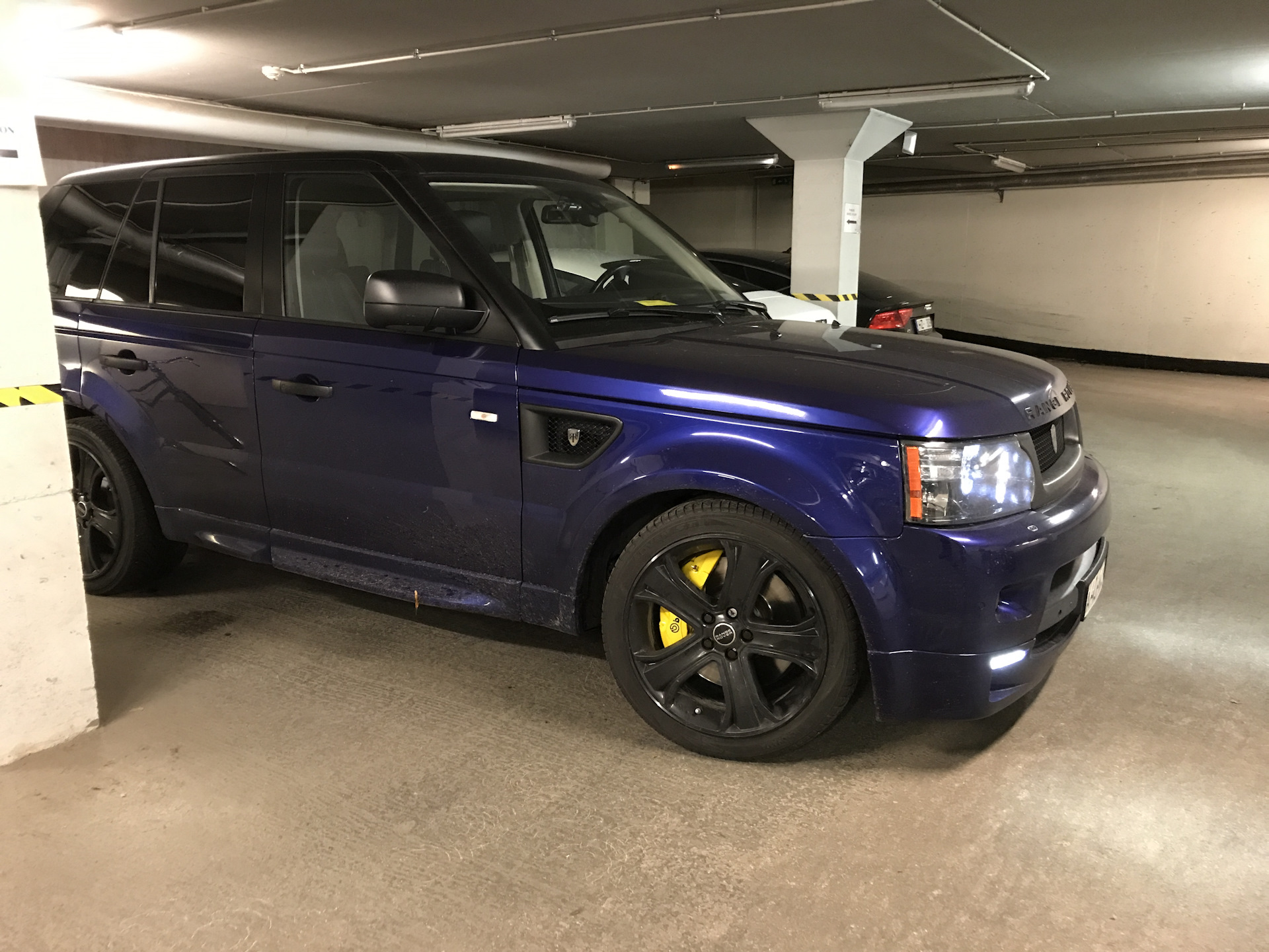 Обновлённый цвет суппортов — Land Rover Range Rover Sport (1G), 5 л, 2010  года | стайлинг | DRIVE2