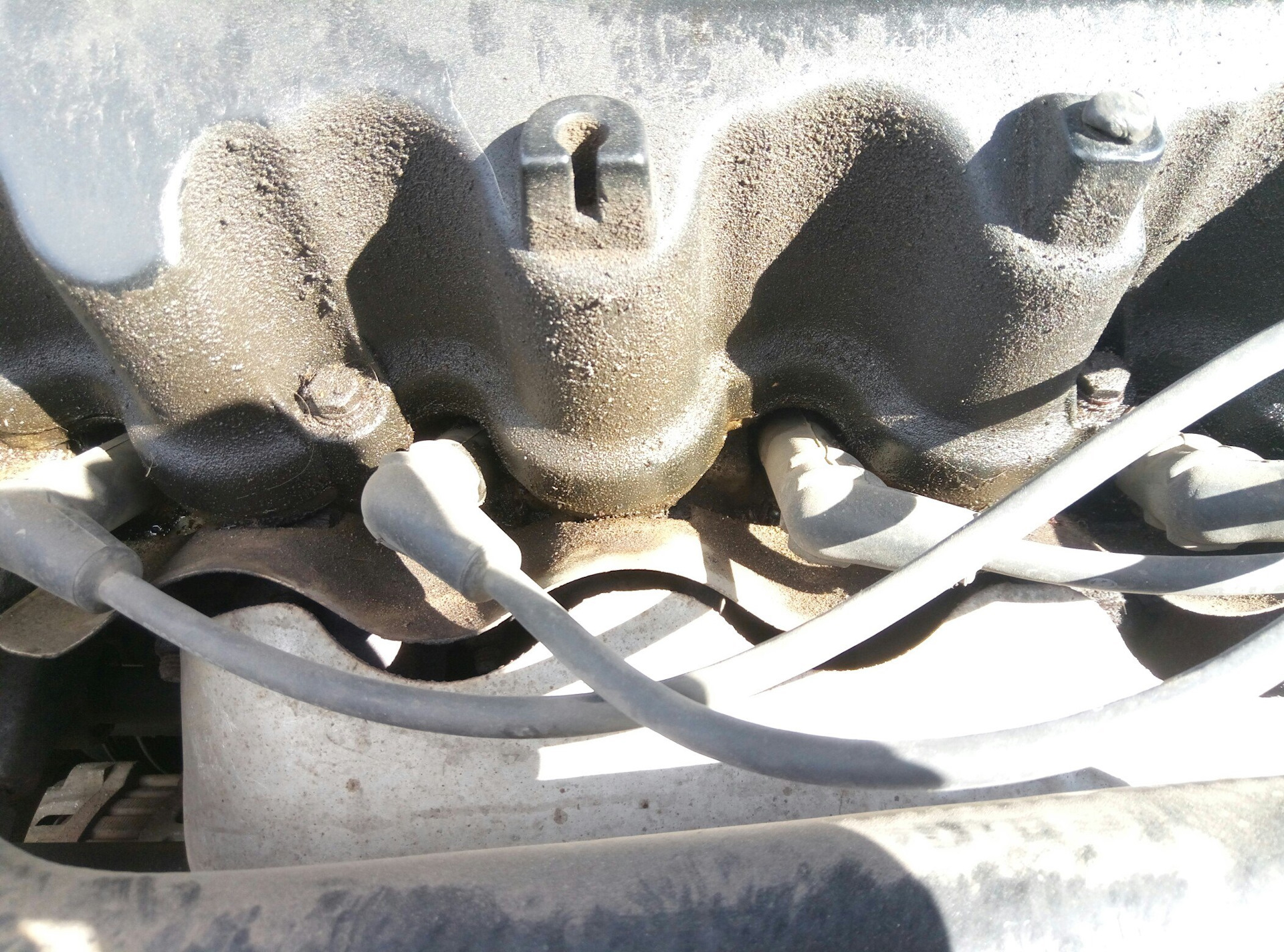 Начало давить масло из под клапанной крышки. — Hyundai Accent (2G), 1,5 ...